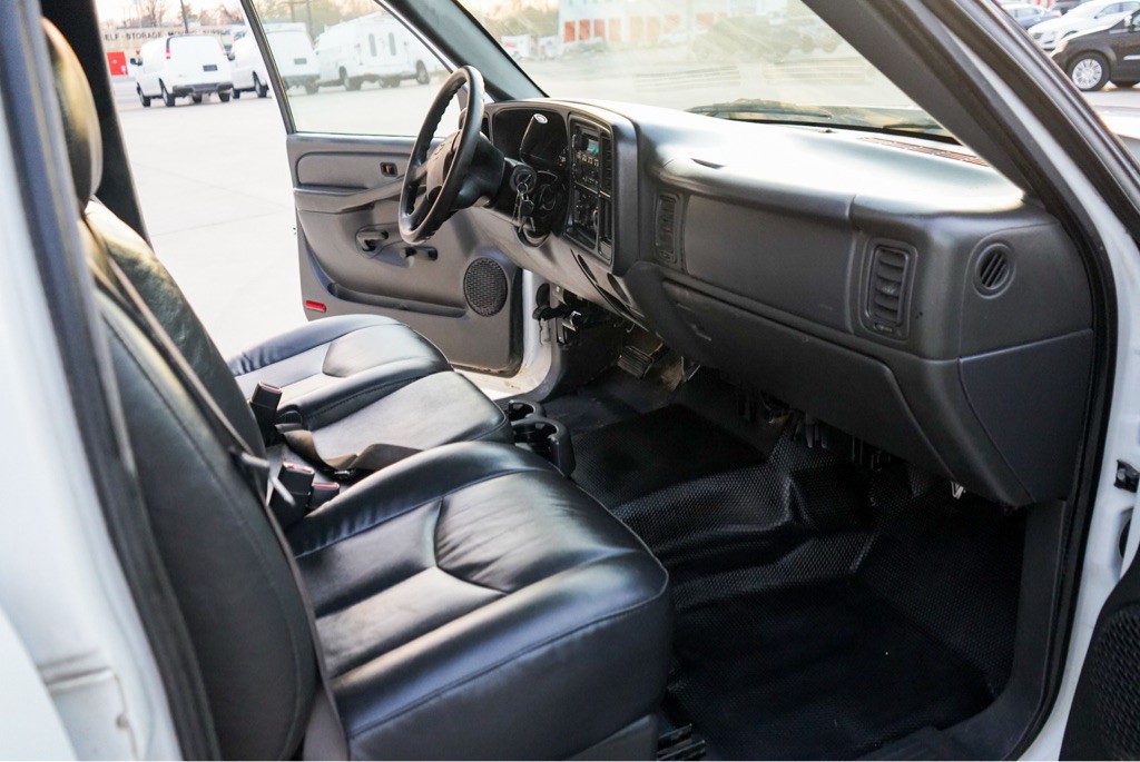 2005 Chevrolet Silverado 1500 Image 10