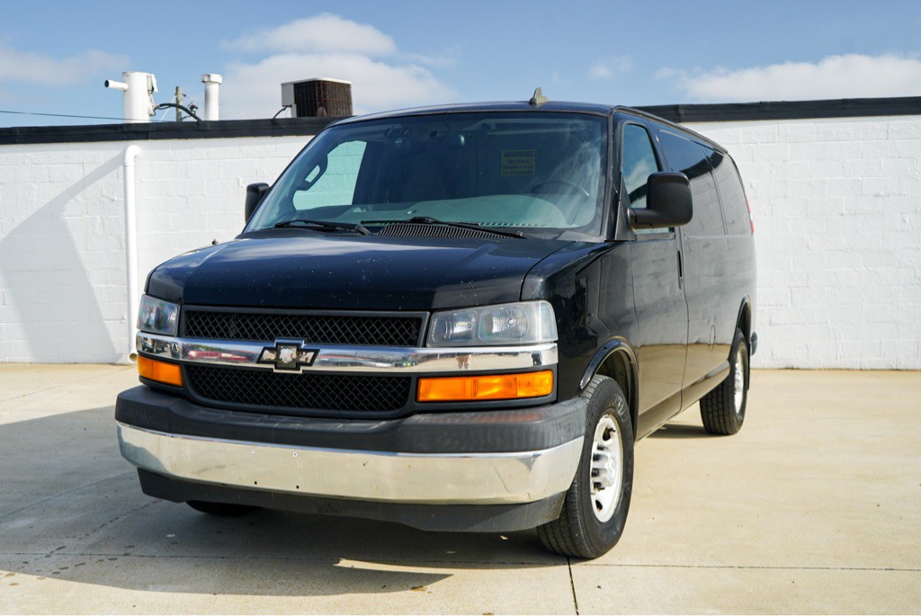 2017 Chevrolet Express Image 2