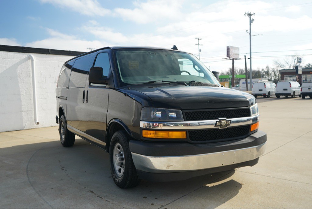 2017 Chevrolet Express Image 4