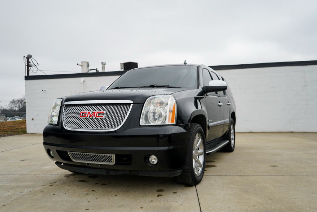 2014 GMC Yukon Image 2
