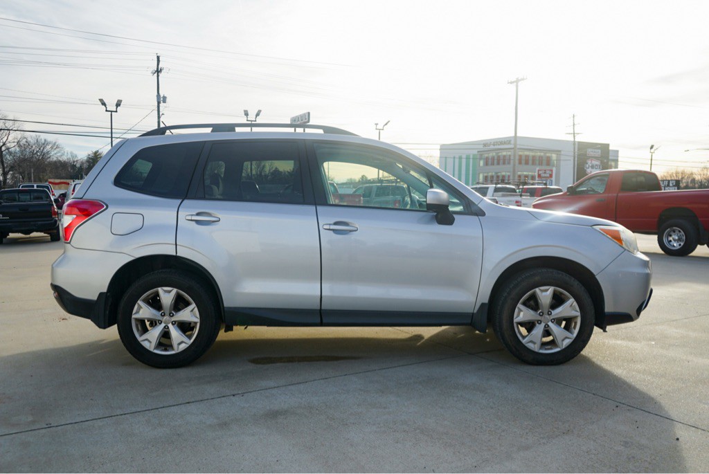 2015 Subaru Forester Image 5