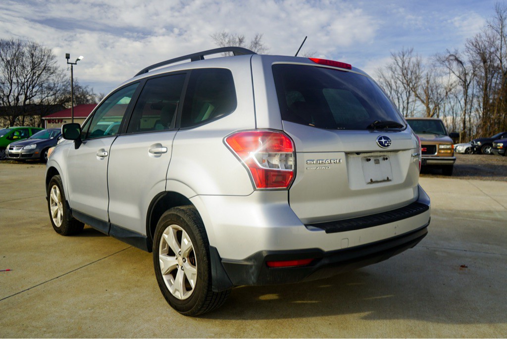 2015 Subaru Forester Image 8