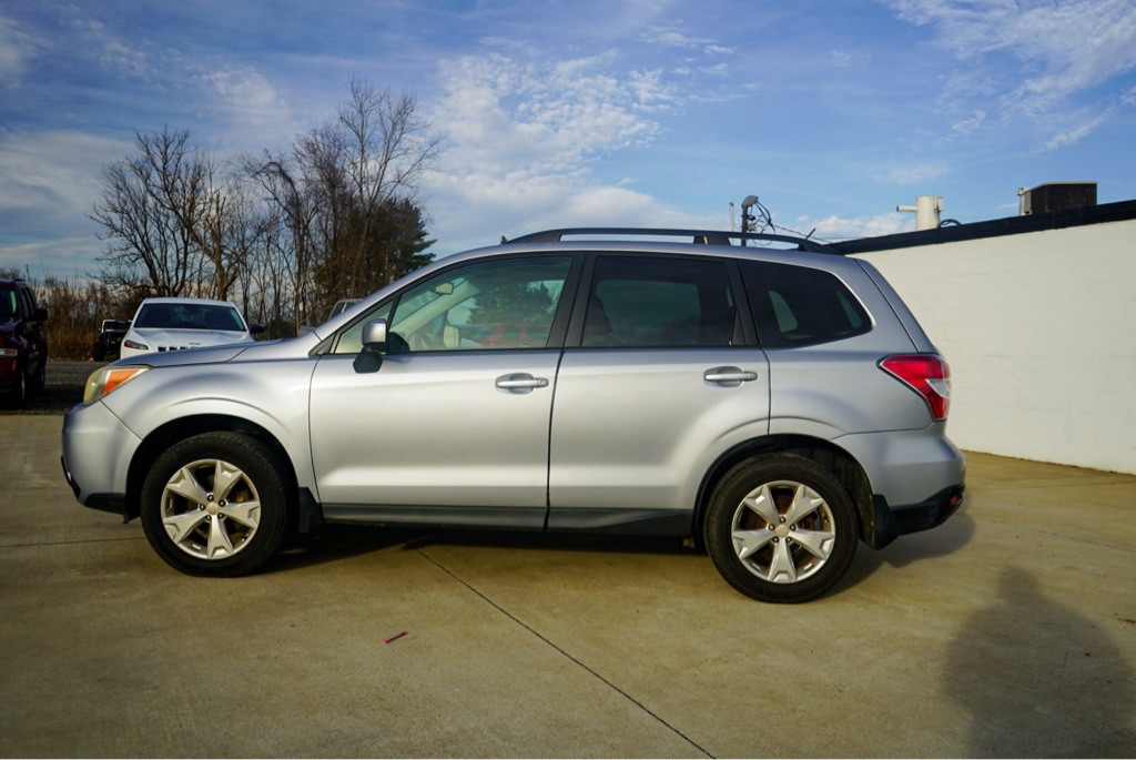 2015 Subaru Forester Image 9