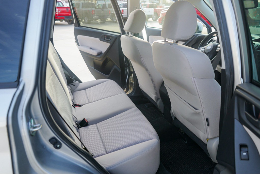 2015 Subaru Forester Image 11