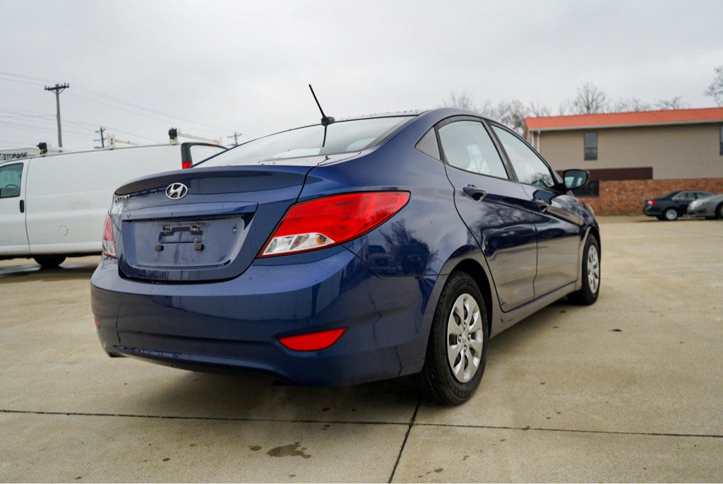 2016 Hyundai Accent Image 6