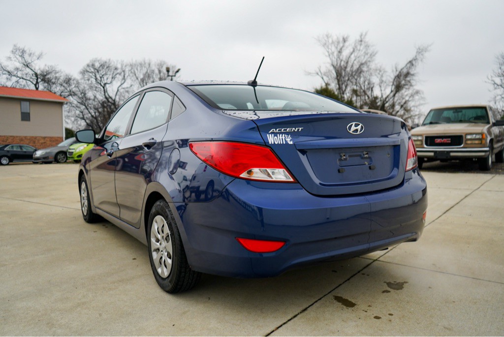 2016 Hyundai Accent Image 8