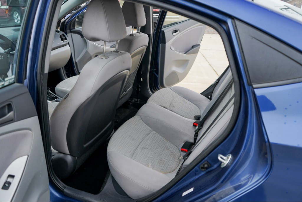 2016 Hyundai Accent Image 12