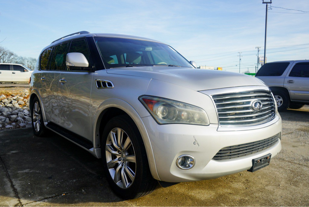 2012 INFINITI QX56 Image 4