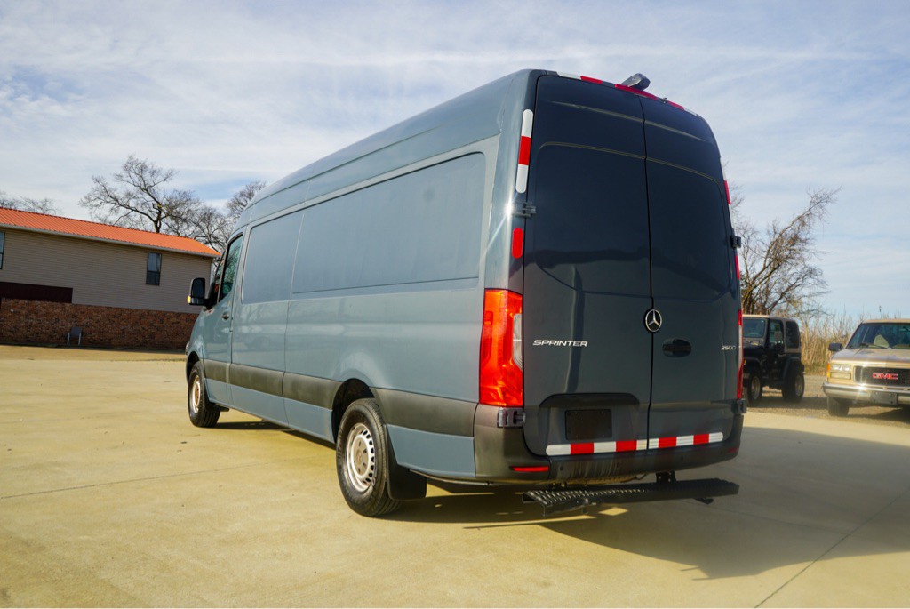 2019 Mercedes-Benz Sprinter Image 8