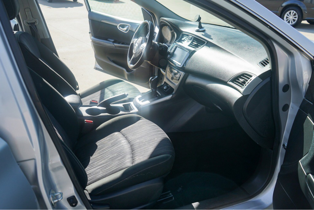 2019 Nissan Sentra Image 10