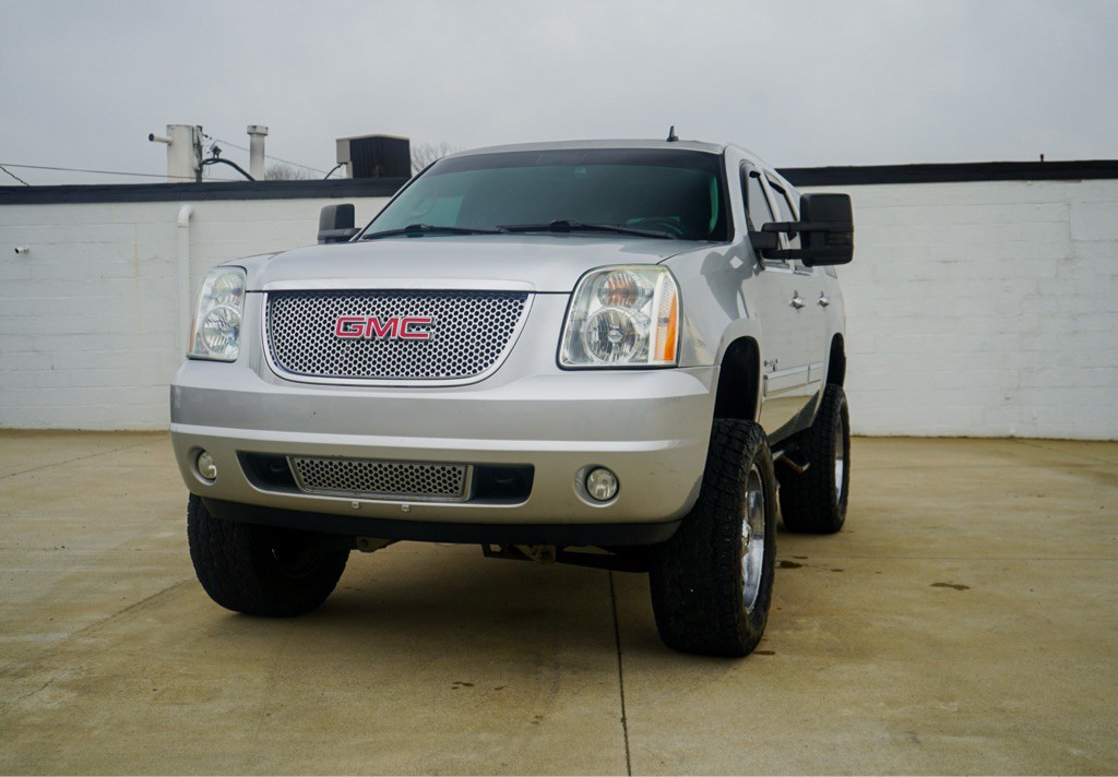 2013 GMC Yukon Image 2