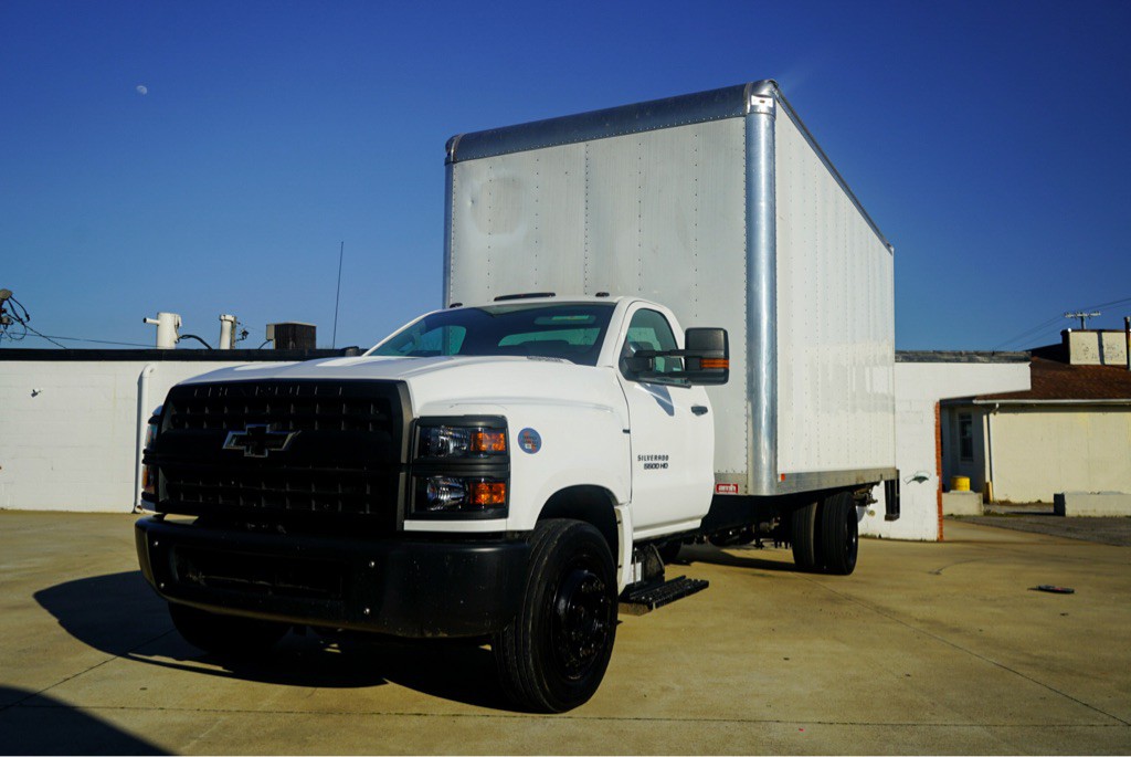 2022 Chevrolet Silverado 1500 Image 2