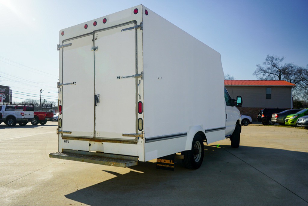 2017 Ford Econoline Image 6