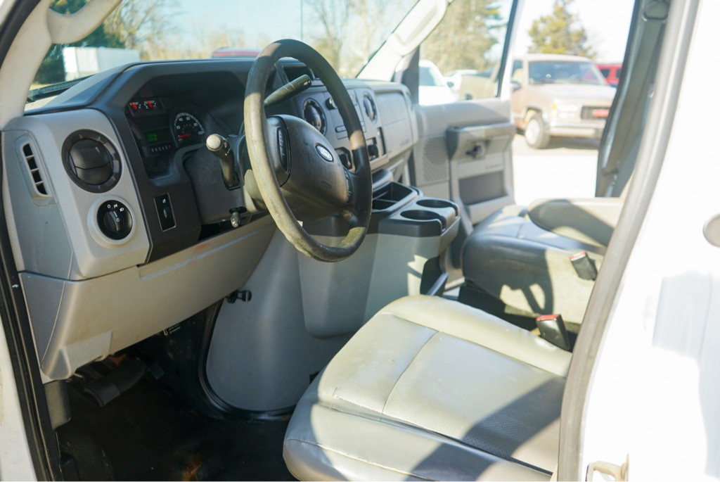 2017 Ford Econoline Image 11