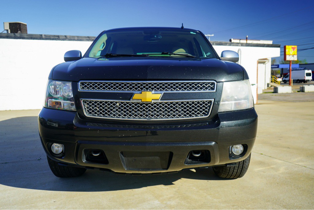 2011 Chevrolet Tahoe Image 3