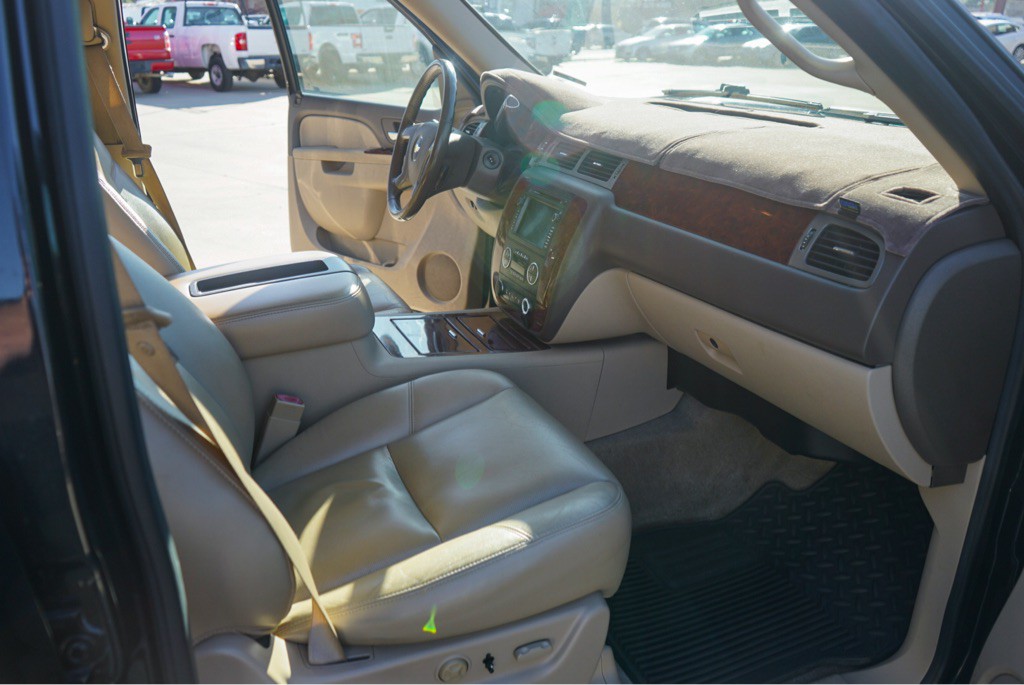 2011 Chevrolet Tahoe Image 10