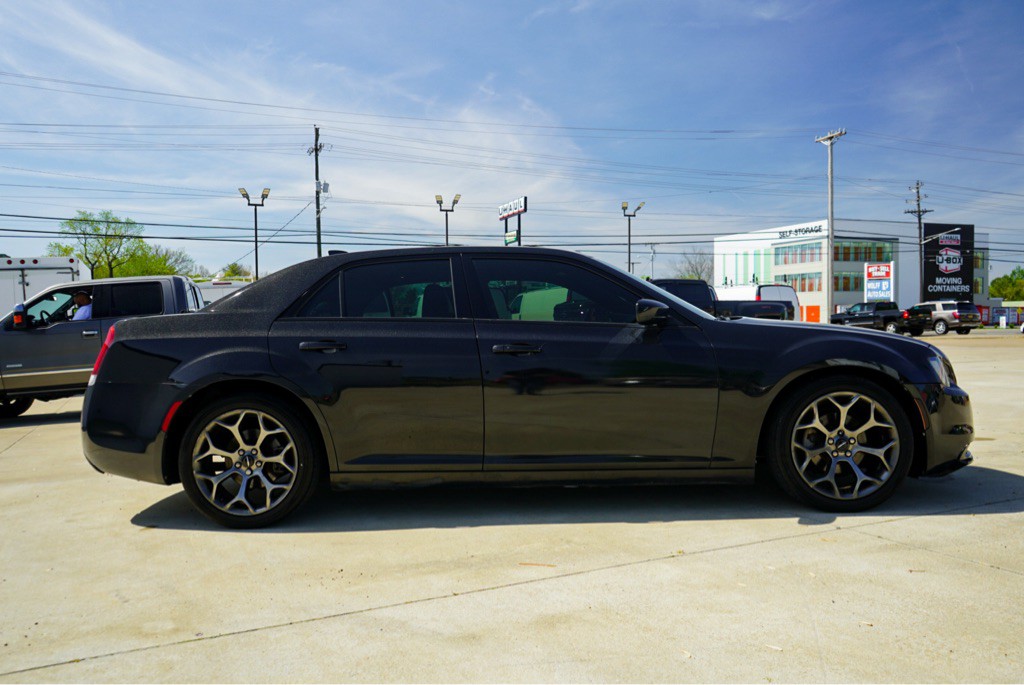 2015 Chrysler 300 Image 5