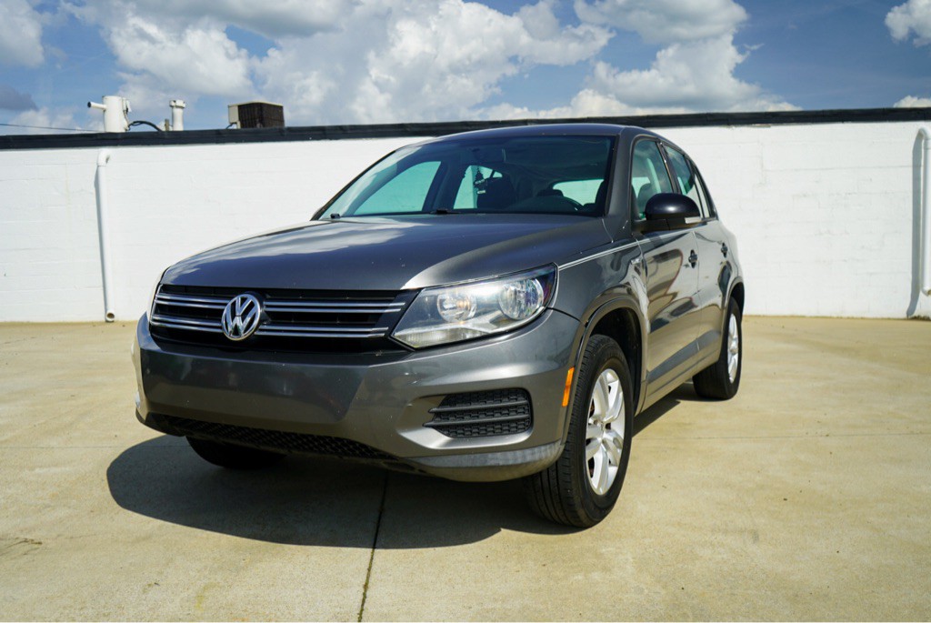 2012 Volkswagen Tiguan Image 2
