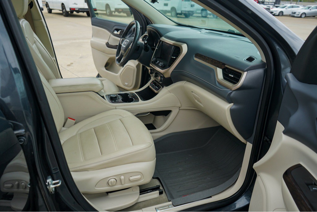 2020 GMC Acadia Image 10
