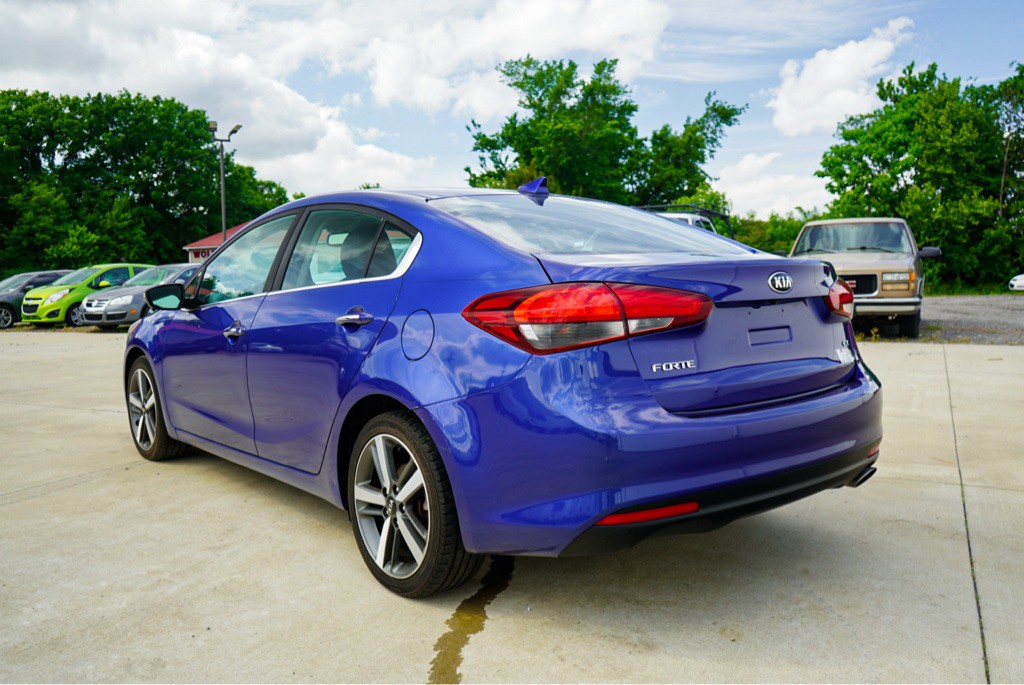 2017 Kia Forte Image 8