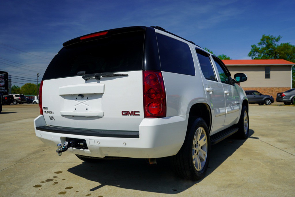 2008 GMC Yukon Image 6