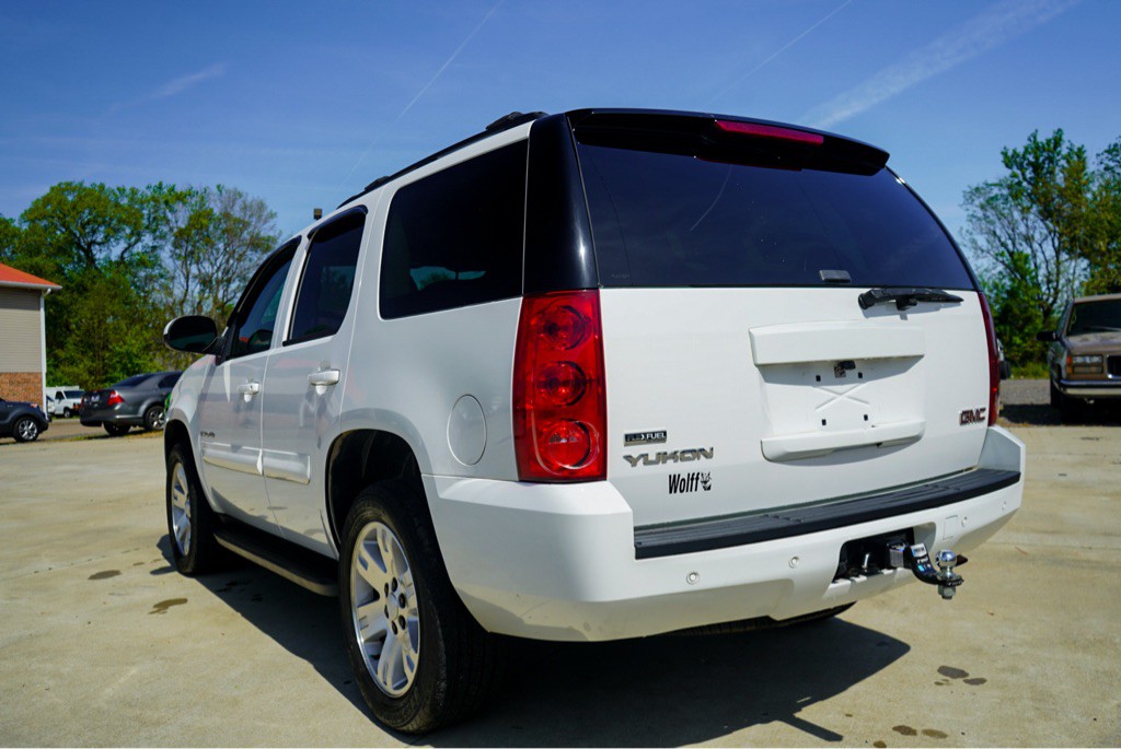 2008 GMC Yukon Image 8