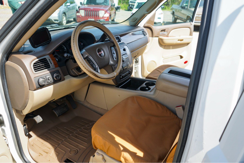 2008 GMC Yukon Image 13