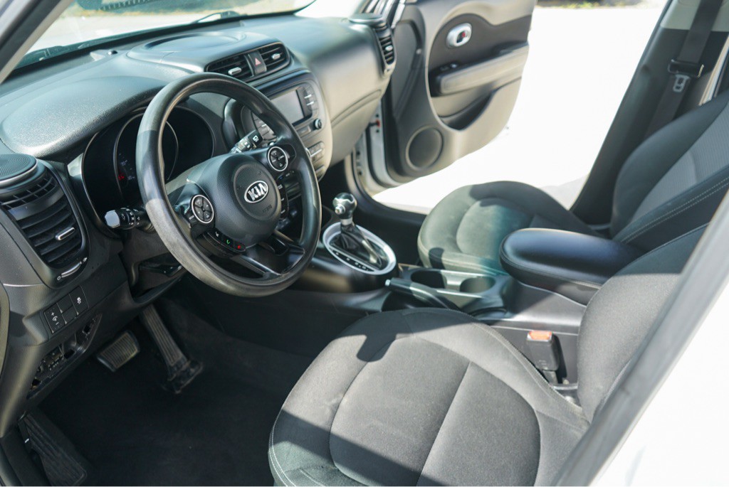 2017 Kia Soul Image 13