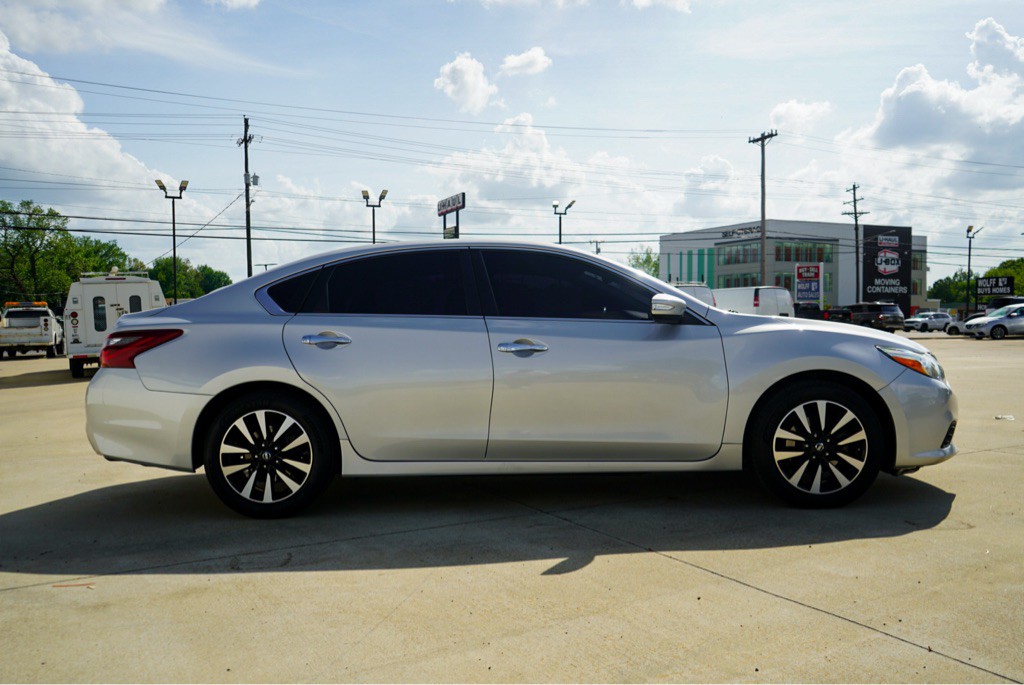 2018 Nissan Altima Image 5