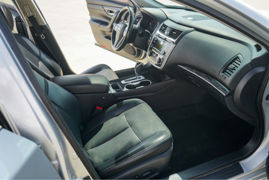 2018 Nissan Altima Image 10