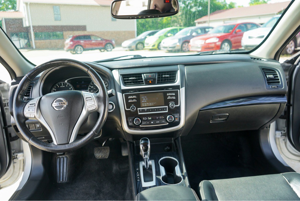 2018 Nissan Altima Image 14