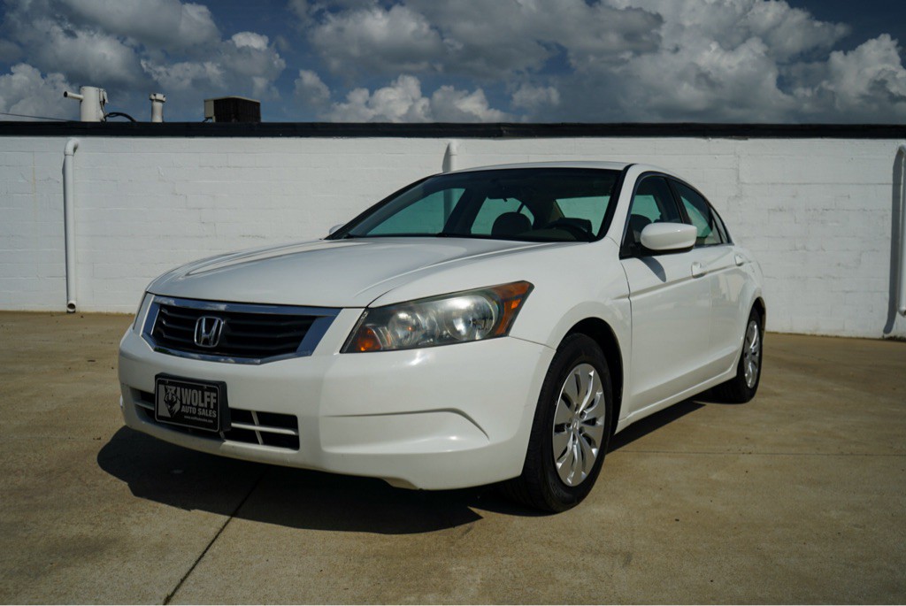 2010 Honda Accord Image 2