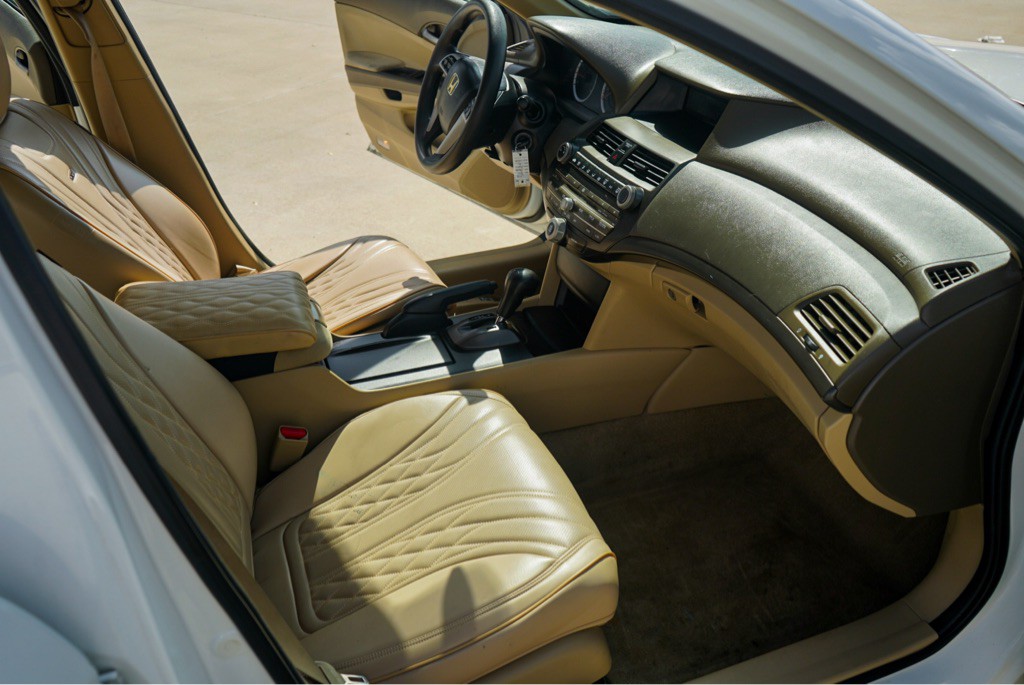 2010 Honda Accord Image 10