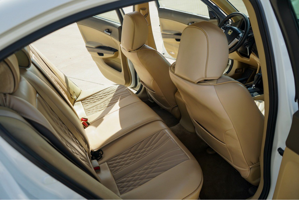 2010 Honda Accord Image 11