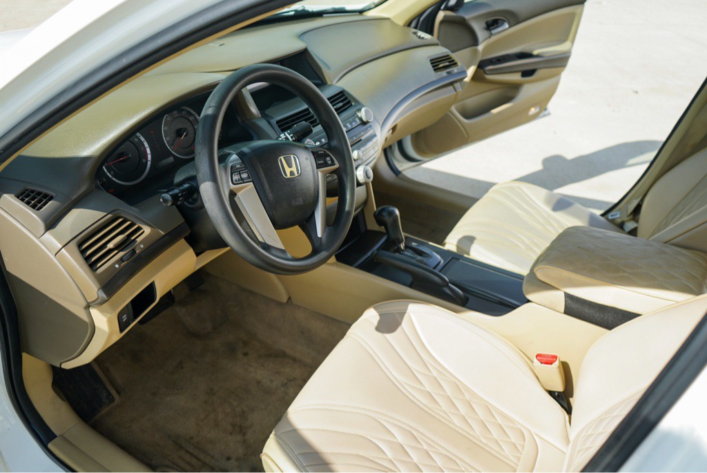 2010 Honda Accord Image 13
