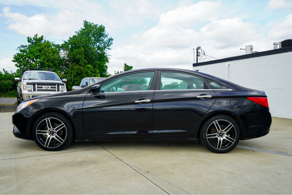 2011 Hyundai Sonata Image 9