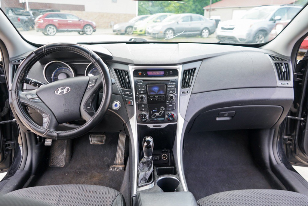 2011 Hyundai Sonata Image 14