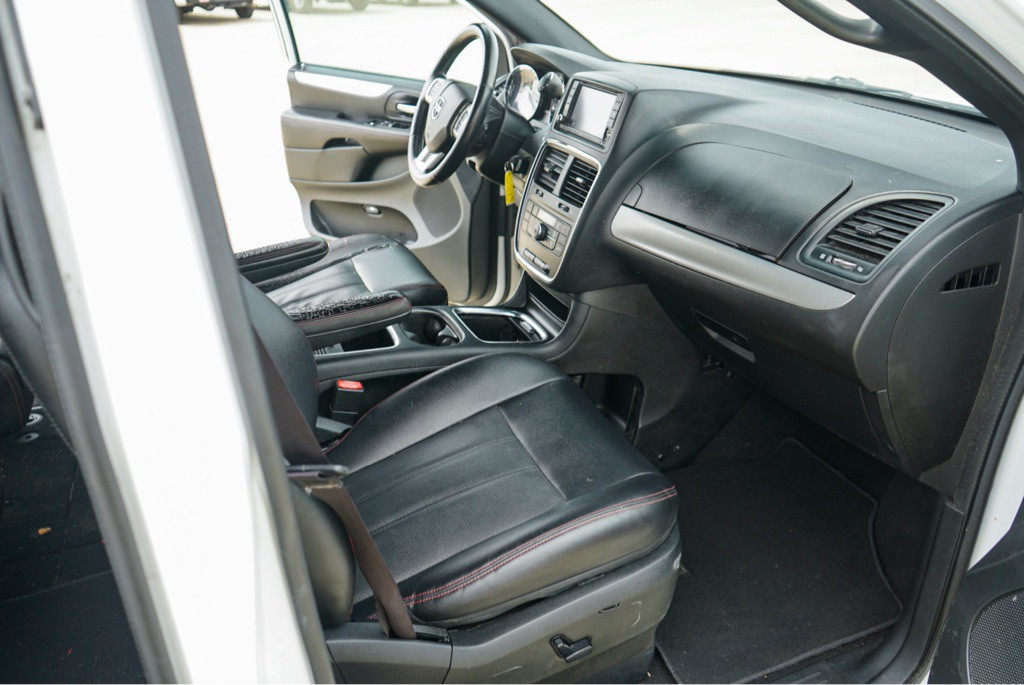 2017 Dodge Grand Caravan Image 10