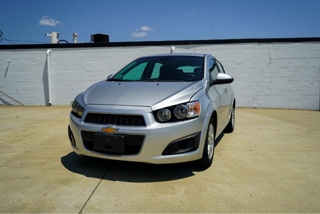 2012 Chevrolet Sonic Image 2