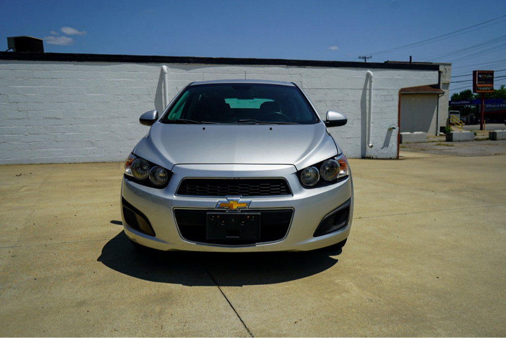 2012 Chevrolet Sonic Image 3