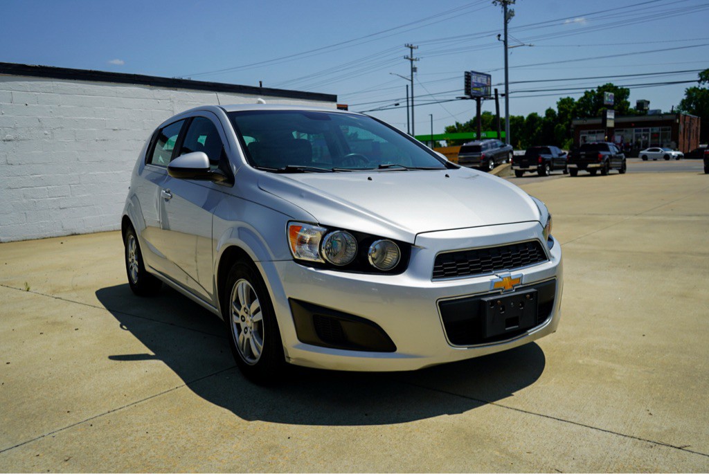 2012 Chevrolet Sonic Image 4