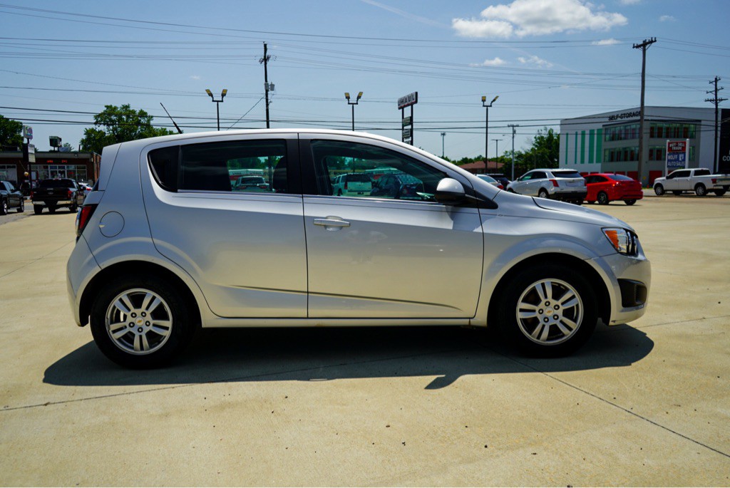 2012 Chevrolet Sonic Image 5