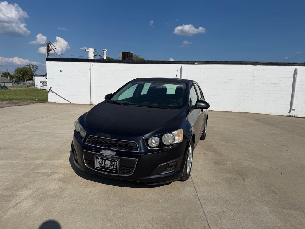 2014 Chevrolet Sonic Image 2