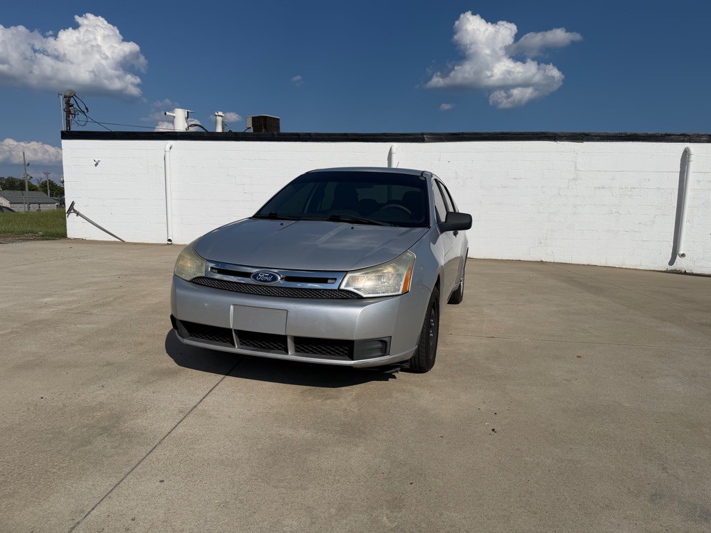 2010 Ford Focus Image 2