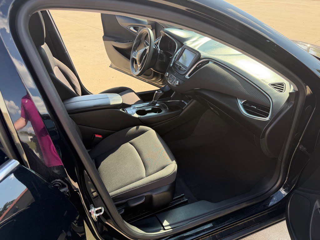 2018 Chevrolet Malibu Image 10