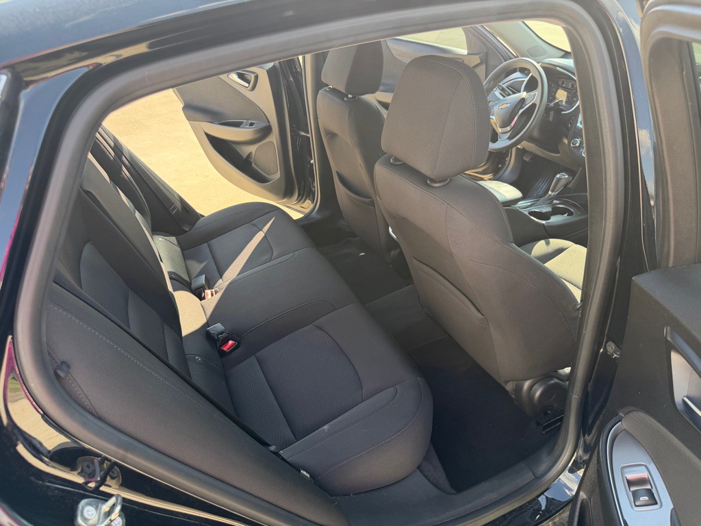 2018 Chevrolet Malibu Image 11