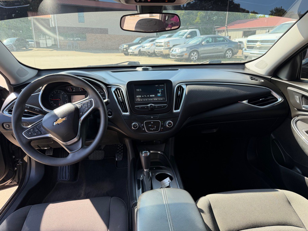 2018 Chevrolet Malibu Image 14