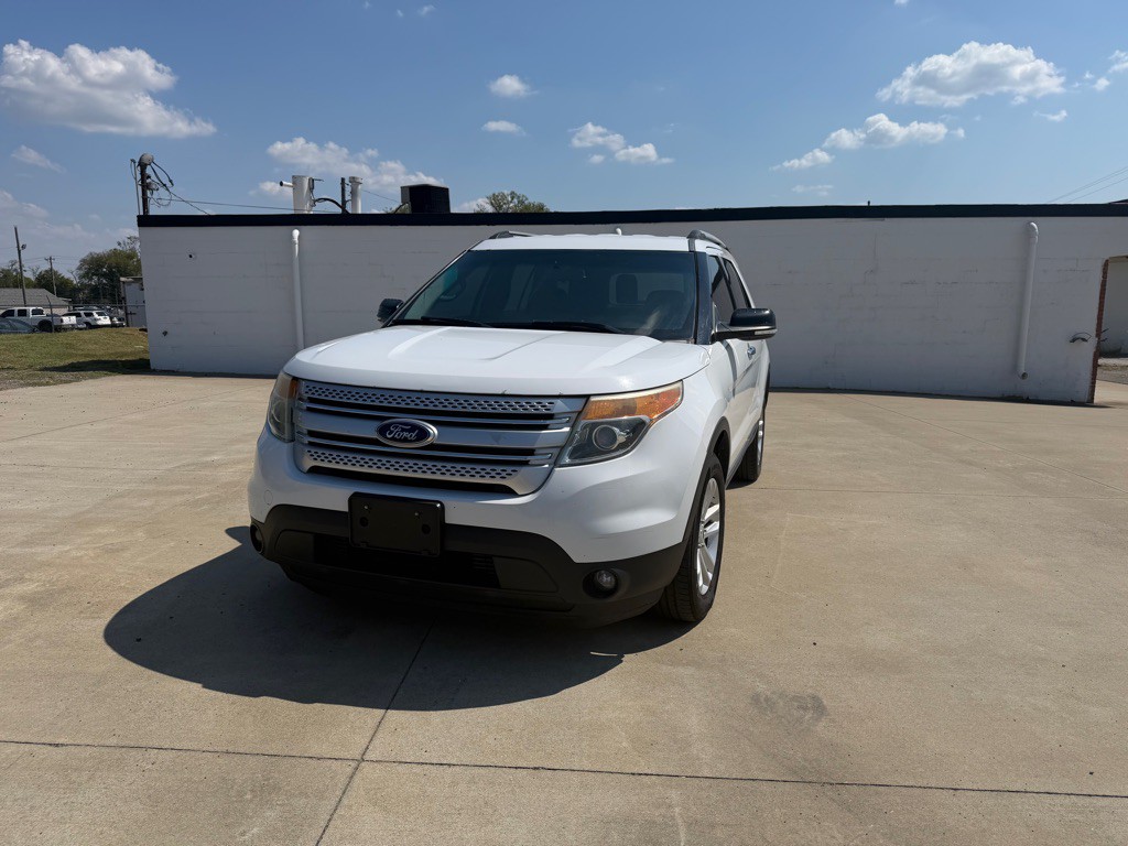 2015 Ford Explorer Image 2