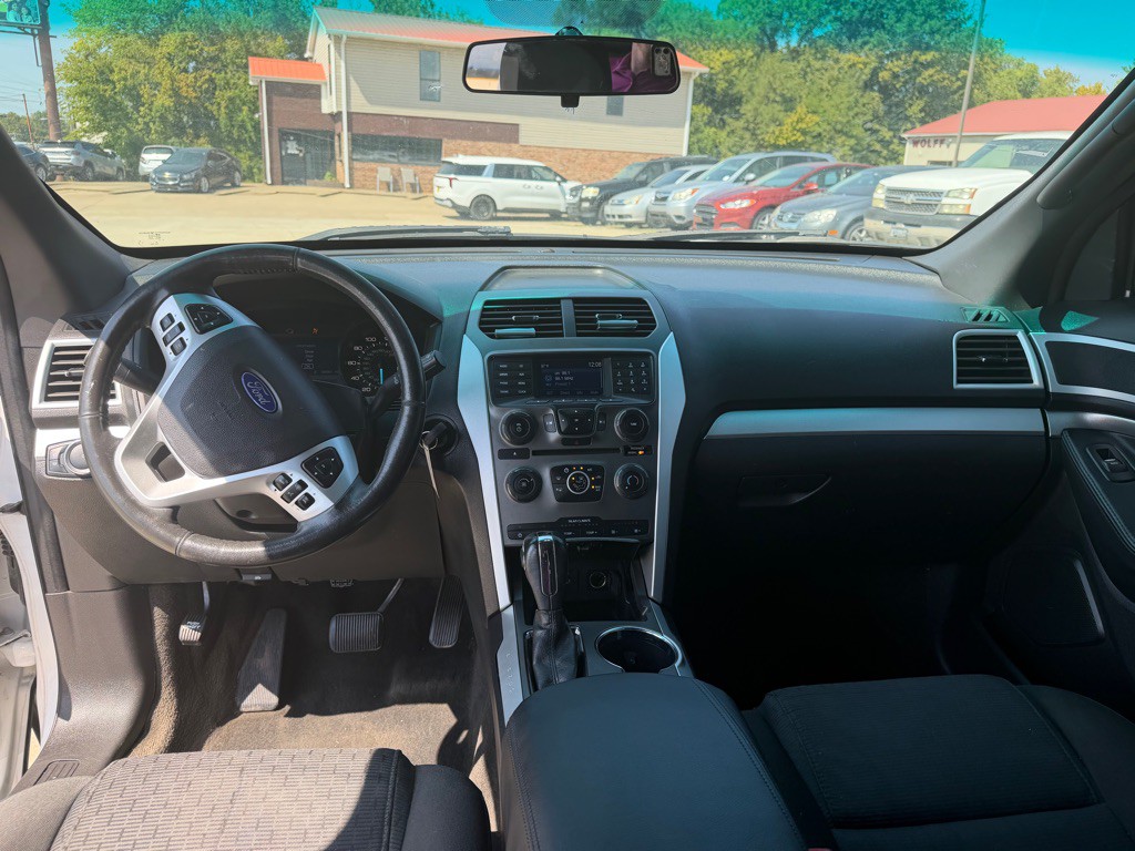 2015 Ford Explorer Image 14