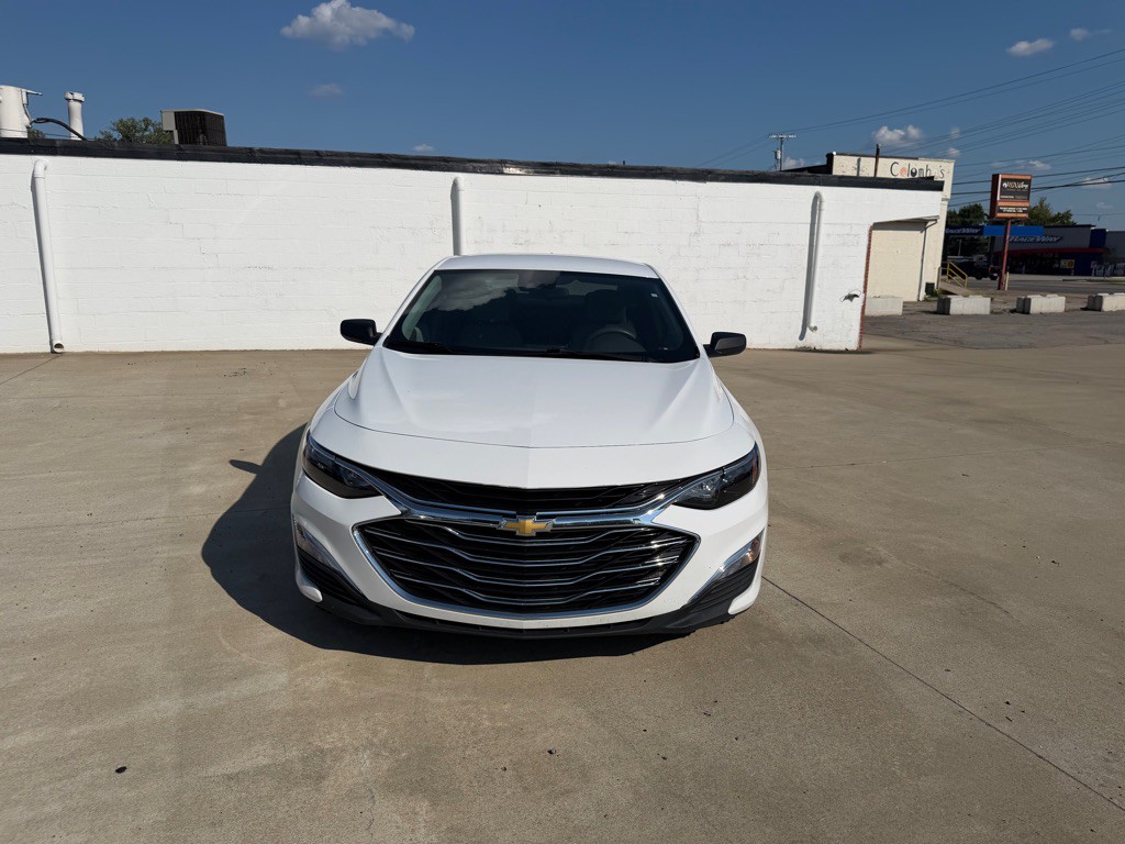 2023 Chevrolet Malibu Image 3